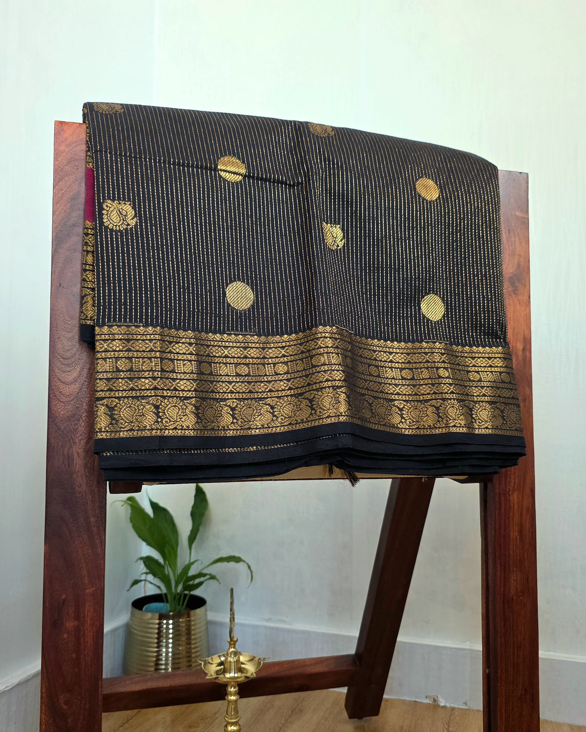 TRIPURA SUNDARI - Black Vaira Oosi 120-Count Pure Handloom Kanchi Cotton Saree with Magenta Border | ATIROOP